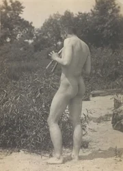 Thomas Eakins, desnudo, tocando la flauta, ca. 1883