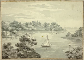 Barcos de vela en el lago con casas cerca de la orilla