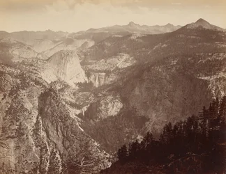 [El valle de Yosemite desde arriba] / [Yowiye y Piwyack. Vernal y Nevada Fall. Valle de Yosemite desde Glacier Point]
