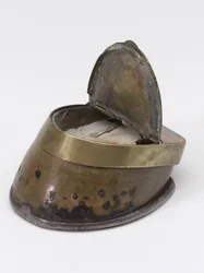 Tintero de casco de caballo perteneciente al Capitán William Tyrwhitt Drake, Royal Horse Guards, c.1829