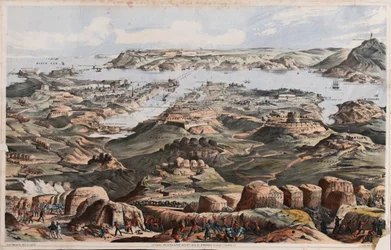 Vista de Sebastopol desde las obras de asedio británicas, la Batería del Marinero y la Batería del Cañón Lancaster
