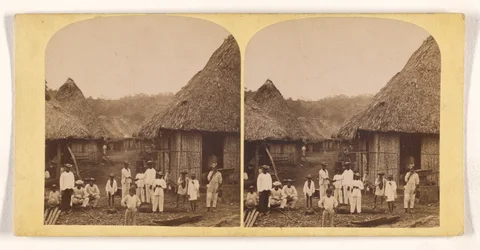 Cabañas de una aldea indígena con indígenas, expedición del Darién