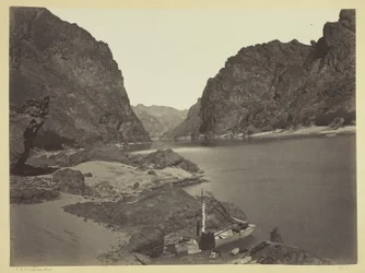 Cañón Negro, río Colorado, mirando río arriba desde el campamento 7