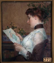 Una mujer admirando un dibujo