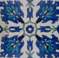 Azulejo de Isnik con diseño floral
