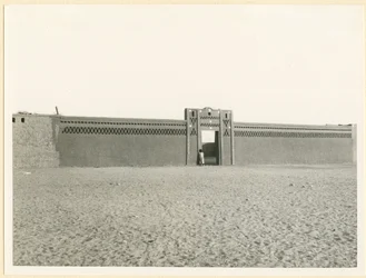 Muro de ladrillo, Allaqi, Egipto, fotografía de Ugo Monneret de Villard, hacia 1925.