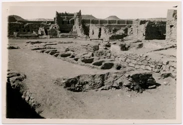 Interior del Monasterio de San Simeón, Sala VI, Asuán, Egipto, fotografía de Ugo Monneret de Villard