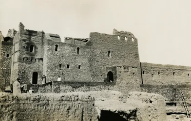 Monasterio de San Simeón tras su restauración, Asuán, Egipto, fotografía de Ugo Monneret de Villard