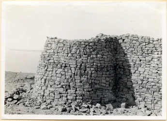 Torre de la esquina sureste, Sabagura, Egipto, fotografía de Ugo Monneret de Villard