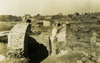 Edificio trilobulado, al-Fustat, Egipto, fotografía de Ugo Monneret de Villard