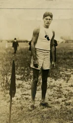 Olimpiadas de 1904 - Miembro no identificado del equipo del Club Atlético de Nueva York (posiblemente Samuel Symington Jones)