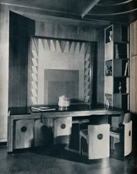 Mesa de conferencias y sillas para una oficina privada. Diseñado por Joseph Sinel, 1930