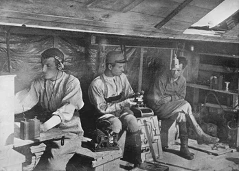 Un poste telefónico francés, 1915