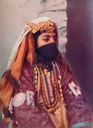 Una dama persa, 1902