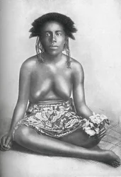 Una mujer de las Islas Salomón con vestido nativo, 1902