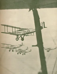 Un escuadrón de la Real Fuerza Aérea volando en formación, 1927