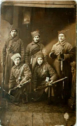 Un grupo de soldados del Ejército Rojo antes de partir al frente, Petrogrado, Rusia, 1918