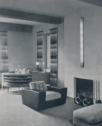 Una sala de estar en un apartamento de Nueva York, diseñado por Frankl Galleries, Inc., 1935