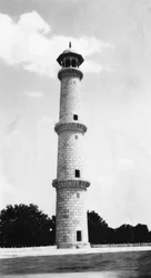 Un minarete en el Taj Mahal, Agra, India