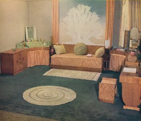 Un pequeño dormitorio, arreglado por Heal & Son Ltd., de Londres, 1935