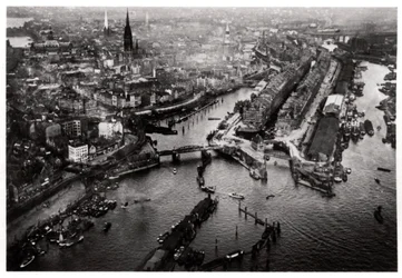 Vista aérea del puerto de Hamburgo, Alemania, desde un Zeppelin, c1931 1933