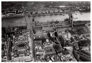 Vista aérea de Westminster, Londres, desde un Zeppelin, 1931-1933