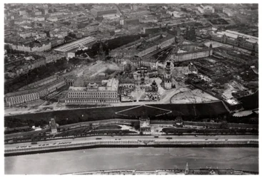 Vista aérea del Kremlin, Moscú, URSS, desde un zepelín, 1930-1933