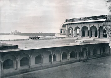 Agra. El Dewan-i-Khas mostrando el Taj, c1910