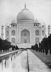 Agra. El Taj Mahal vista cercana, c. 1910