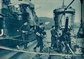 Poder aéreo y marítimo en armonía invencible, 1943-44