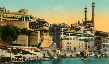 Mezquita Alamgir y Ghat, Benarés, c1910