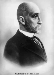Alfredo T Mahan, nacido en 1840, 1920s