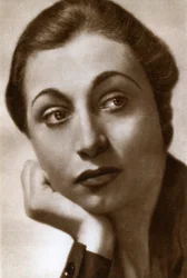 Aline MacMahon, actriz estadounidense, 1933