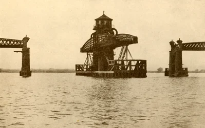 Puente giratorio de Alloa, 1930