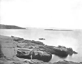 A lo largo de la costa, Bar Harbor, Maine, EE.UU., c. 1900