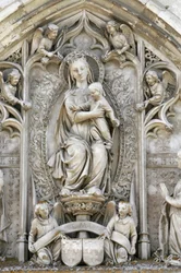 Capilla del castillo de Amboise tímpano: Virgen y niño, Amboise, Francia