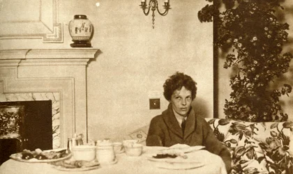 Amelia Earhart, 1928, 1935