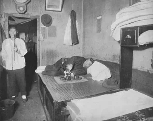 Un fumadero de opio en San Francisco, siglo XIX