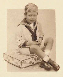 Una indicación de una carrera por venir: Príncipe Alberto con traje de marinero, c1900, 1937