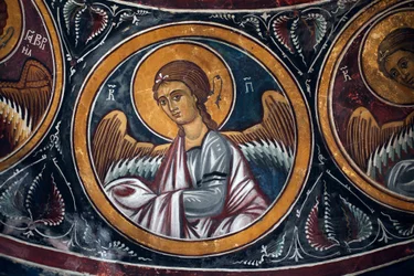 Medallón de ángel alrededor de Cristo y el Juicio Final (detalle)