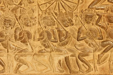 Angkor Wat, detalle de la escultura en relieve de la Batalla de Kurukshetra, Siem Reap, Camboya