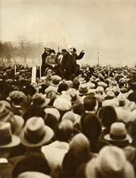 Manifestación antigubernamental, Hyde Park, Londres, 6 de febrero de 1933, 1935