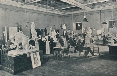 Clases de antigüedades y vida en el Colegio de Arte de Ontario, Toronto, c. 1913