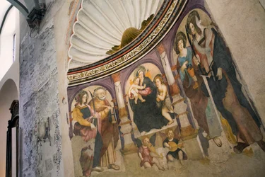 Aosta, Italia. Altar de Santa Lucía. Fresco.