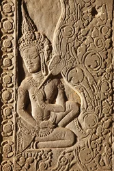 Tallado de bailarina Apsara en Angkor Wat