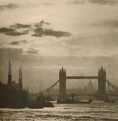 Como los barcos ven Londres desde The Pool, c1935