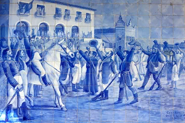 Mosaico de azulejos que representa a la gente de Cachoeira animando al Príncipe Pedro, quien llevó a Brasil a la independencia, Cachoeira, Brasil