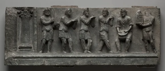 Relieve Bacanal, 1-100
