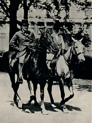 De vuelta en Inglaterra, 1916, 1945