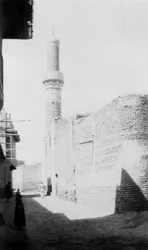 Callejón y vieja mezquita, Bagdad, Irak, 1917-1919